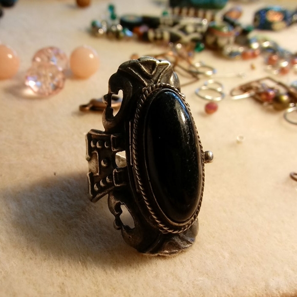VINTAGE GOTH POISON RING - Picture 4 of 4